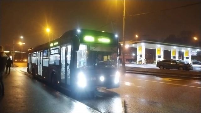 Прибытие автобуса НЕФАЗ 5299-40-52 на остановку метро Кунцевская по маршруту 610к смотреть онлайн