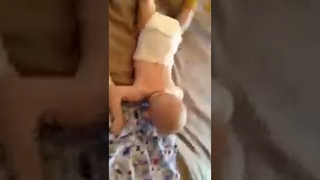 Лукьян переворачивается на животик! Нам 4 месяца смотреть онлайн