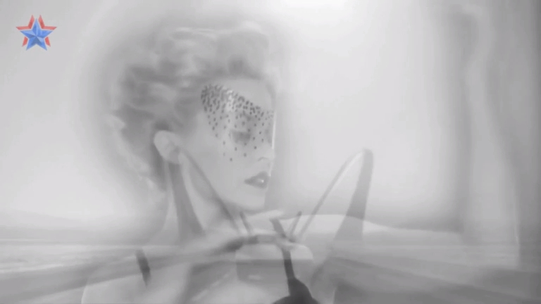 Kylie Minogue - Can't Get You Out Of My Head 2018 смотреть онлайн