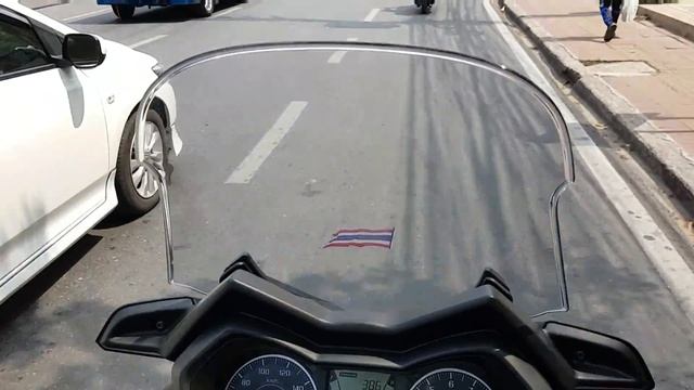 О Yamaha X-MAX 300 смотреть онлайн