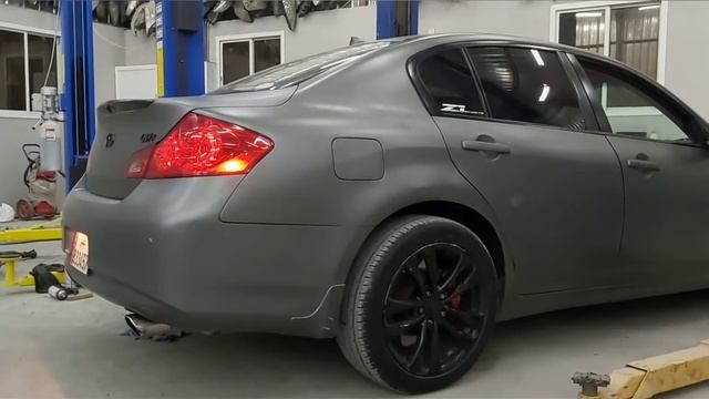 2010 Infiniti G37 with Axle Back FlowFx Mufflers смотреть онлайн