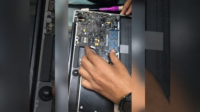 MacBook Pro A1278 Charging Port Change