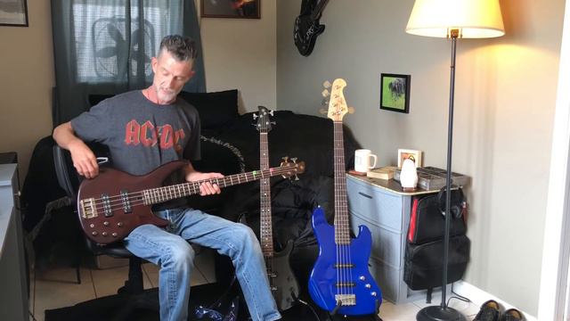 A BROKEN Yamaha TRBX 504? 💔 (Edit : Wasn't easy but I fixed it!) I Bought My 1st Used Bass! смотреть онлайн