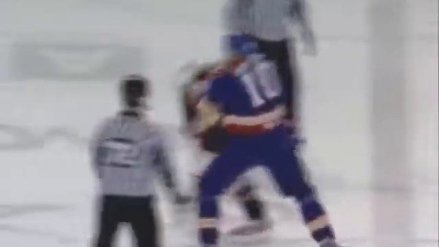 1-3-09 Radek Smolenak vs Matt MacDonald смотреть онлайн