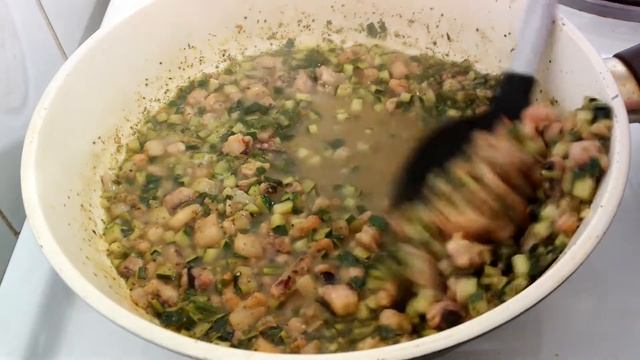 Неправильная паста с креветками и цукини смотреть онлайн