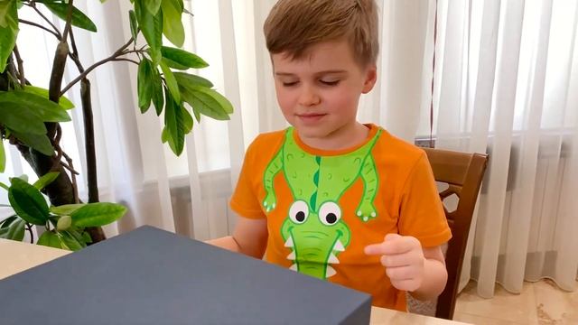 Видео для детей Волшебная коробка с машинками, учим названия машин смотреть онлайн