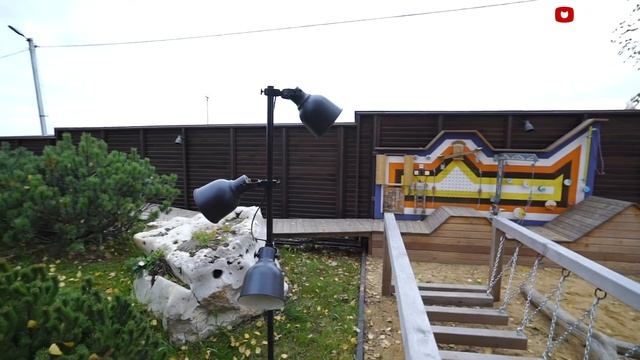 Обзор открытой веранды у дома из клееного бруса. Красивый участок 25 соток с детской площадкой смотреть онлайн