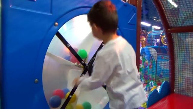 Ocean Plaza Entertainment Centr with Playground family fun area Ukraine смотреть онлайн