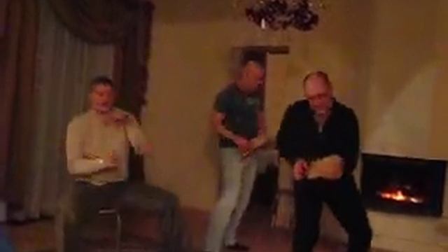 Весёлые музыканты зажигают под Лещенко смотреть онлайн