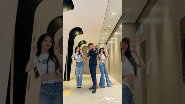 G-idle - Queencard _ ( Tiktok Challenge ?♠️)  I Am A Queen Card   #trending #tiktoktrending #gidle