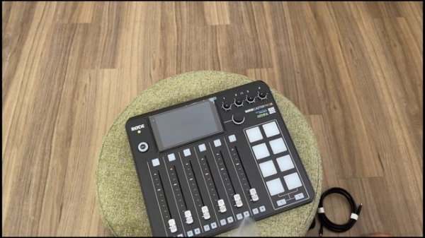 Rode Rodecaster Pro 2 Unboxing