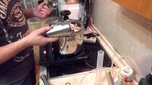 Самогонный аппарат классический с сухопарником и дистиллятором с укреплением.