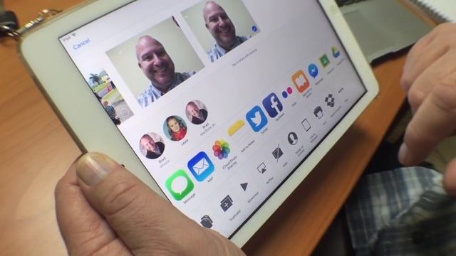 How to email a photo on an iPad смотреть онлайн