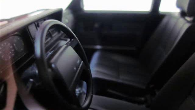 Volvo 240 GL 2.3 Estate '88 - BoS Models - Scale 1/18 смотреть онлайн