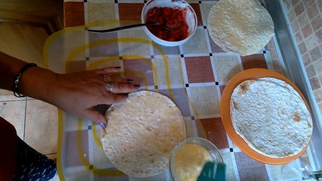 Вишневый штрудель на лаваше. Вкусно, быстро, легко, в смысле некалорийно!!! смотреть онлайн