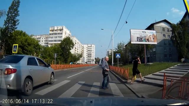 Обгон на пешеходе ул Мира. Иркутск2