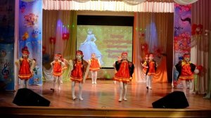 Танец с платками "Маков цвет"