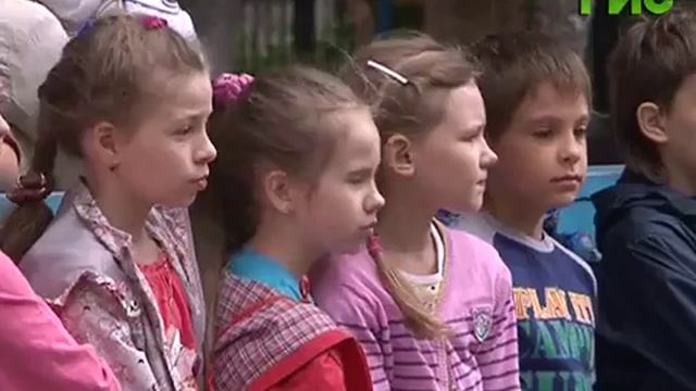 Благодаря проекту "Ни дня без футбола" школьники открыли для себя "футбоулинг" смотреть онлайн