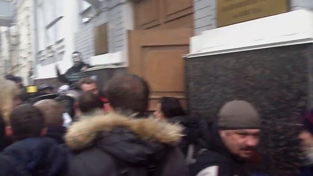 После приговора Юрию Луценко, Печерский суд IMG_0064[1].MOV смотреть онлайн