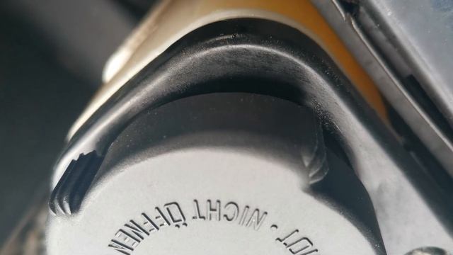 рабочая крышка BMW, Расширительного бочка смотреть онлайн