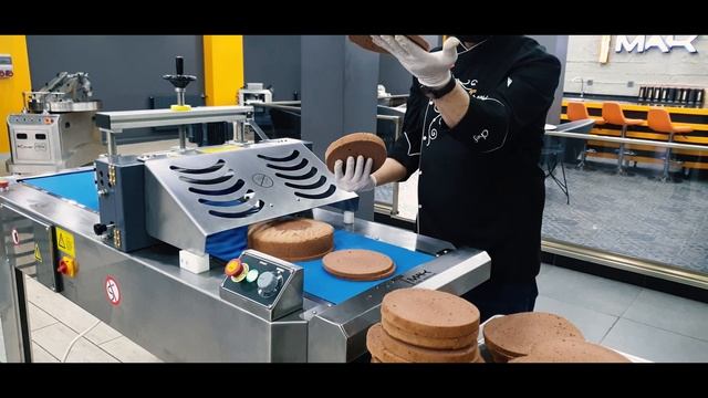 машина для нарезки бисквита - Sponge Cake Slicing Machine (SliceMAK) смотреть онлайн