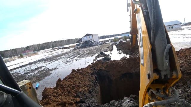 Копаю канализацию. Рабочие будни. Экскаватор погрузчик JCB 3CX