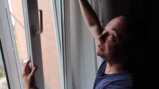 Пластиковое окно открылось сразу в двух положениях. Что делать? Блокиратор окна.Фурнитура Мако(Maco смотреть онлайн