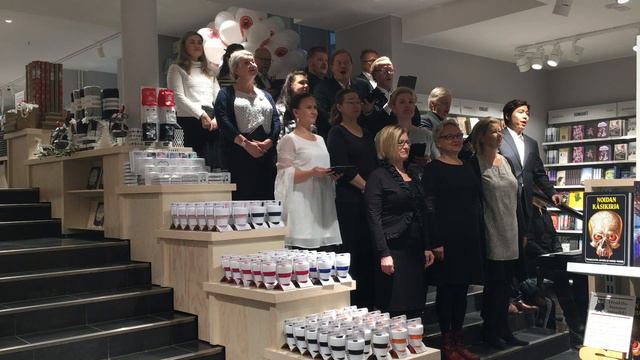 Finnish National Opera's chorus singers perform in a new bookstore смотреть онлайн