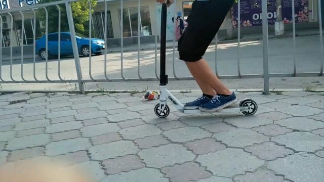 Трюки на трюковом самокате. смотреть онлайн