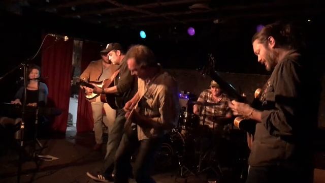 Travis Elliott смотреть онлайн