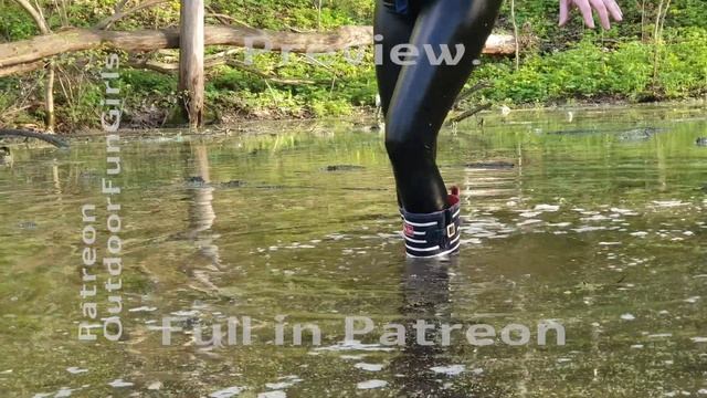 Girl in leather leggings - 01 смотреть онлайн