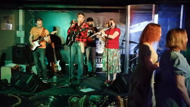 The Racoons - Vive Henry IV!