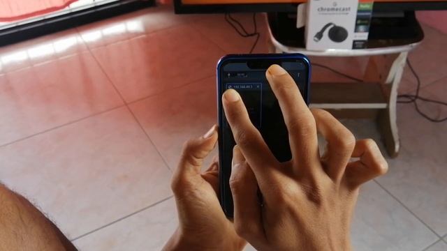 [TUTORIAL] Mirror phone screen to TV or Projector with HDMI Using Chromecast смотреть онлайн