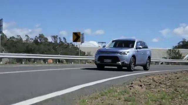 2014 Mitsubishi Outlander PHEV review смотреть онлайн