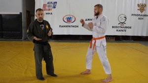 Эффективные удары на улице: удар ногой в пах (кин гери)