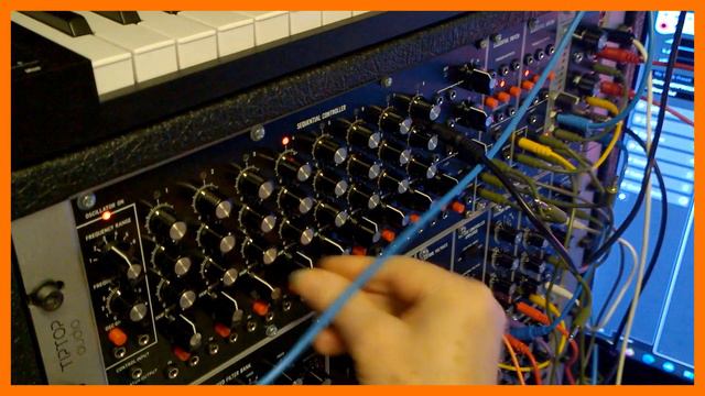 Connecting a Behringer 960 sequential controller to a 2600. смотреть онлайн