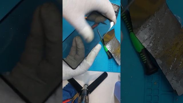 Насколько прочное стекло у Samsung A52