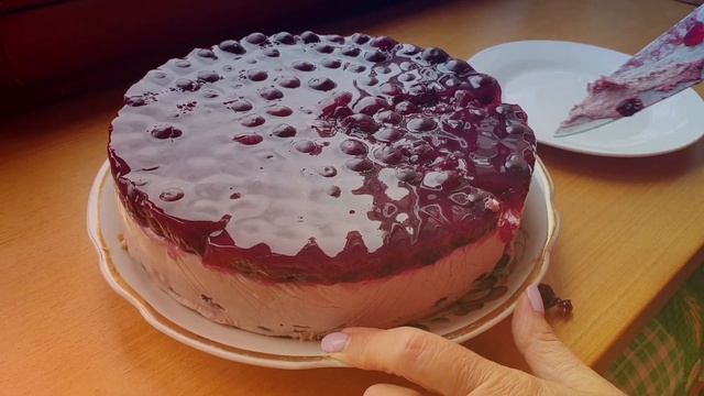 Чизкейк без выпекания с вишнями, шоколадом и желе. смотреть онлайн