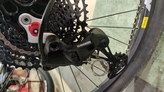 TWITTER MANTIS 2.0 смотреть онлайн