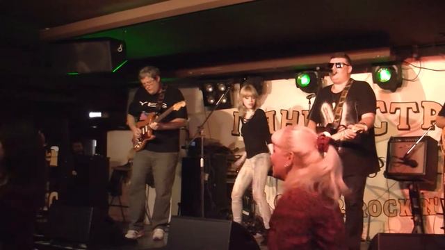 Ананасов и Ко. Толстая Люда. 01.05.2017. Пьяный Страус смотреть онлайн