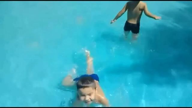 АКВАПАРК "ДЕЛЬФИН"/ШЫМКЕНТ/ЛЕТО ПРОДОЛЖАЕТСЯ...)) смотреть онлайн