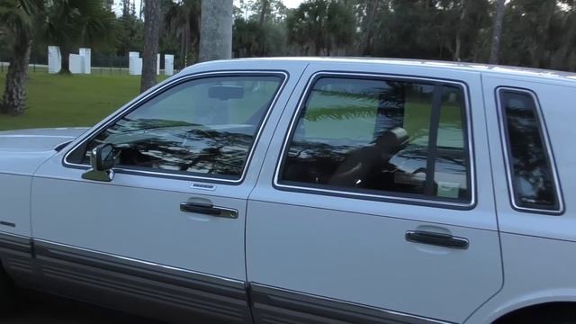 This 49K Mile 1990 Lincoln Town Car on the Panther Platform was a Car Ford Never Intended to Build смотреть онлайн