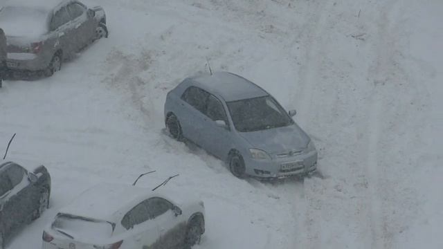 Снегопад, Снежный плен для автомобилей. Снегопад в Самаре смотреть онлайн