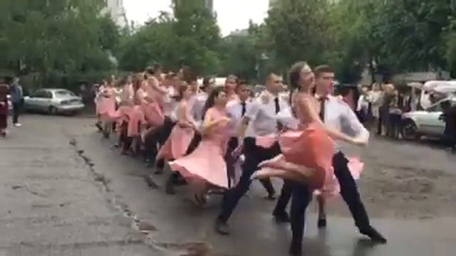 Вальс .Последний звонок 2017. 9 школа Белая Церковь. смотреть онлайн