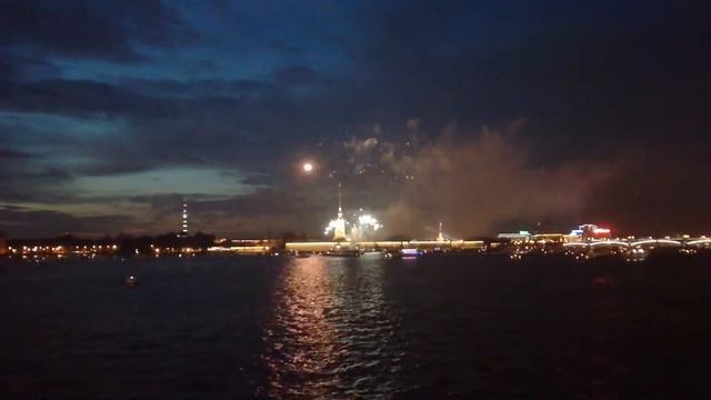 Салют в честь дня ВМФ в Санкт-Петербурге смотреть онлайн