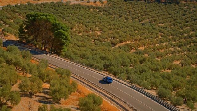 2023 Skoda Enyaq RS IV Race Blue - Footage - Official HD Video