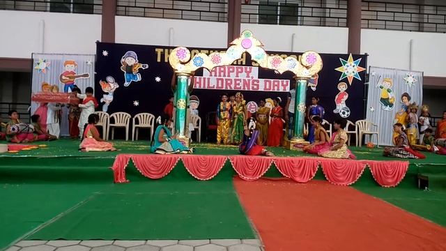 Rarandoi Veduka Chuddam song Dance Performance by Athenites on Children day celebrations 2017-18 смотреть онлайн