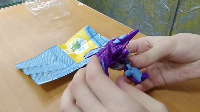 Обзор трансформера Slipstream - Scout class - Transformers Cyberverse. Музей роботов-трансформеров. смотреть онлайн