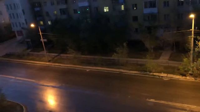 СОЛЮТ МЫ НЕ УСПЕЛИ ПОЙТИ НА СОЛЮТ НЕ НОВЫЙ ГОД ПРОСТО СОЛЮТ СМОТРЕЛИ С БОЛКОНАМ смотреть онлайн