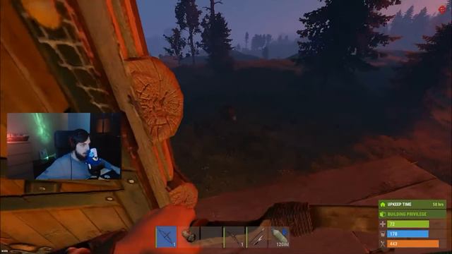 КРАСИВО ИГРАЕТ в РАСТ/RUST смотреть онлайн